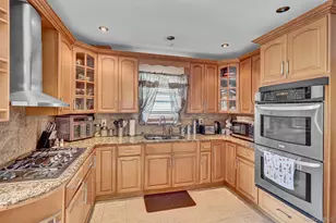 17 Shonnard Ave, Freeport, NY 11520 - Photo 11