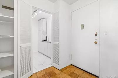 70-25 Yellowstone Boulevard #16R, Forest Hills, NY 11375 - Photo 7