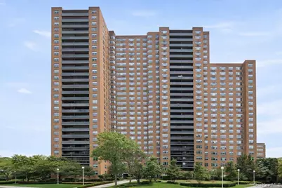 70-25 Yellowstone Boulevard #16R, Forest Hills, NY 11375 - Photo 1
