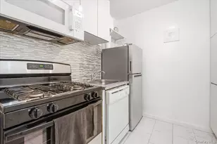 70-25 Yellowstone Blvd, Forest Hills, NY 11375 - Photo 9