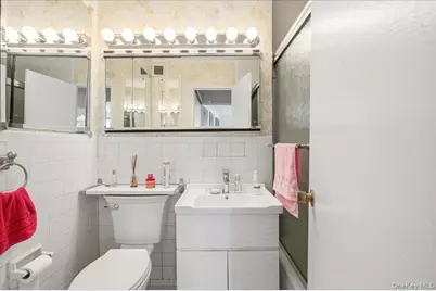 70-25 Yellowstone Boulevard #16R, Forest Hills, NY 11375 - Photo 23