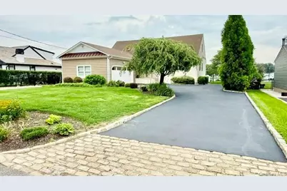 131 Crystal Beach Boulevard, Moriches, NY 11955 - Photo 7