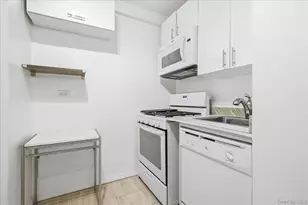 70-25 Yellowstone Blvd, Forest Hills, NY 11375 - Photo 15