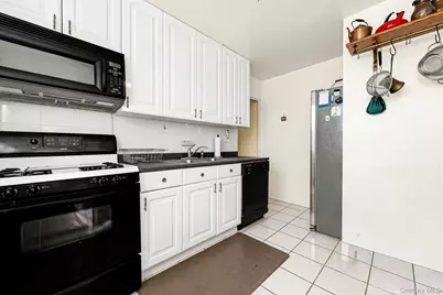 70-25 Yellowstone Blvd Yellowstone Boulevard #4D, Forest Hills, NY 11375 - Photo 15