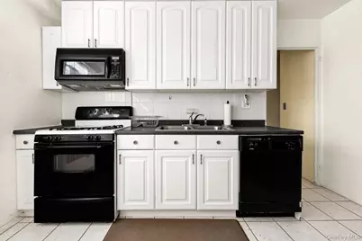 70-25 Yellowstone Blvd Yellowstone Boulevard #4D, Forest Hills, NY 11375 - Photo 17