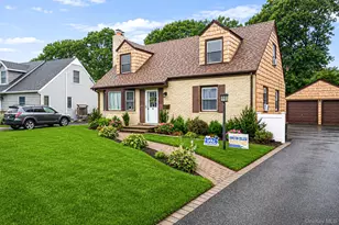 63 Lewis Rd, Merrick, NY 11566 - Photo 27