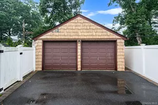 63 Lewis Rd, Merrick, NY 11566 - Photo 29