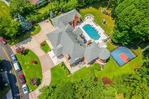 25 Lake Rd, Great Neck, NY 11020 - Photo 9
