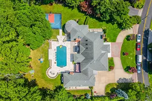25 Lake Rd, Great Neck, NY 11020 - Photo 11