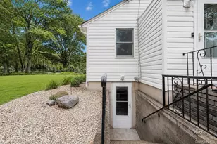 2 Fox Ln, Shoreham, NY 11786 - Photo 13