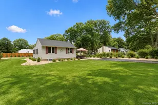 2 Fox Ln, Shoreham, NY 11786 - Photo 11