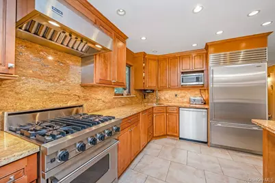 67 Cedar Place, Floral Park, NY 11001 - Photo 7