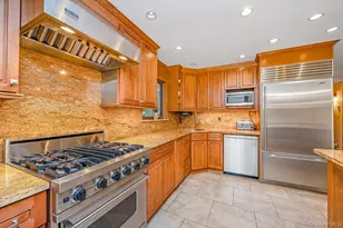 67 Cedar Pl, Floral Park, NY 11001 - Photo 7