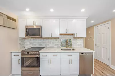 67 Cedar Place, Floral Park, NY 11001 - Photo 13