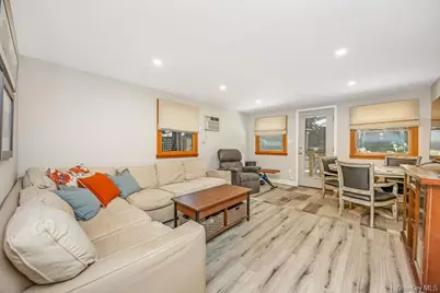 67 Cedar Place, Floral Park, NY 11001 - Photo 17