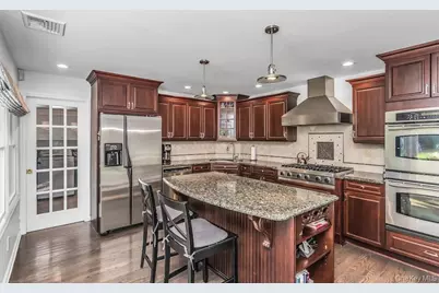 3 Windsor Place, Melville, NY 11747 - Photo 7