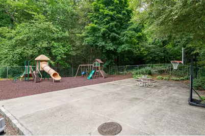 142 Woodbrook Road, White Plains, NY 10605 - Photo 25