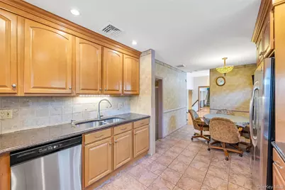 35 Jerold Street, Plainview, NY 11803 - Photo 13