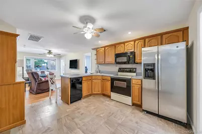 35 Jerold Street, Plainview, NY 11803 - Photo 29