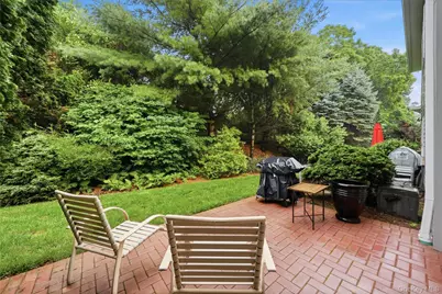 260 Medea Way, Central Islip, NY 11722 - Photo 31