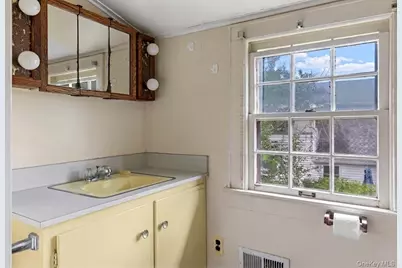 11 Ocean Walk, Babylon, NY 11702 - Photo 19