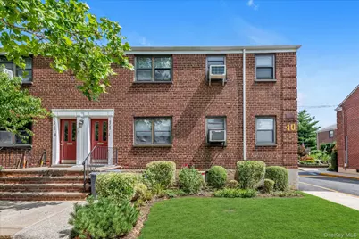 163-02 Willets Point Blvd. #4-221, Whitestone, NY 11357 - Photo 1