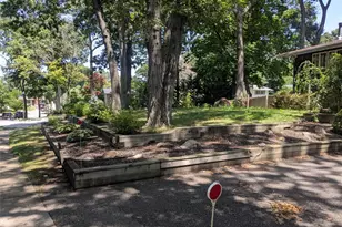 45 Deepdale Dr, Commack, NY 11725 - Photo 3