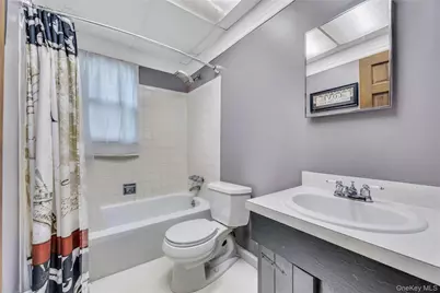 612 Vine Street, Babylon, NY 11702 - Photo 29