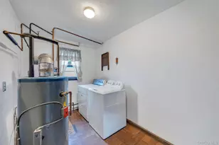 612 Vine St, Babylon, NY 11702 - Photo 31