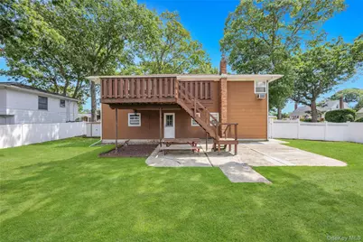 612 Vine Street, Babylon, NY 11702 - Photo 37