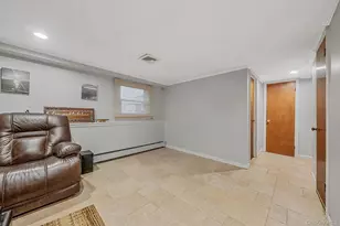 511 Devon Pl, West Islip, NY 11795 - Photo 15