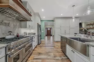 511 Devon Pl, West Islip, NY 11795 - Photo 3