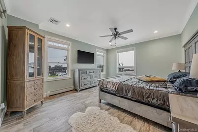 511 Devon Place, West Islip, NY 11795 - Photo 17