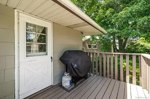 92 Rhode Island Ave, Bay Shore, NY 11706 - Photo 35