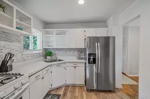 92 Rhode Island Ave, Bay Shore, NY 11706 - Photo 7