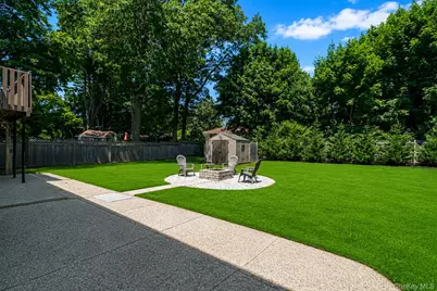92 Rhode Island Avenue, Bay Shore, NY 11706 - Photo 29