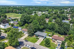 92 Rhode Island Ave, Bay Shore, NY 11706 - Photo 37