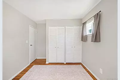 92 Rhode Island Avenue, Bay Shore, NY 11706 - Photo 15