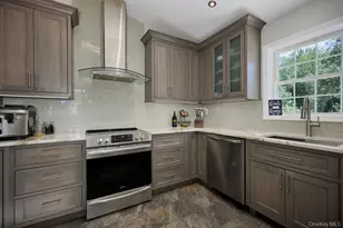 3 Justbrand Ln, Poughkeepsie, NY 12603 - Photo 5