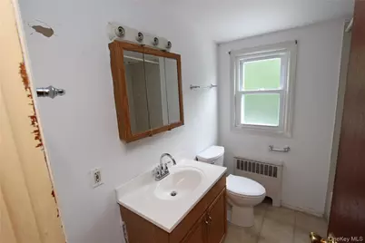 42 5th Avenue S, Huntington Station, NY 11746 - Photo 11
