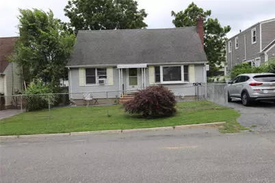 42 5th Avenue S, Huntington Station, NY 11746 - Photo 1