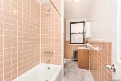 204 W 260th Street, Bronx, NY 10471 - Photo 5