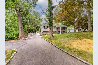 41 Oak Street, Smithtown, NY 11787 - Photo 3