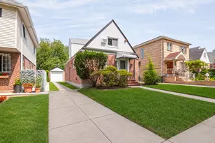 76-53 172nd St, Fresh Meadows, NY 11366 - Photo 3