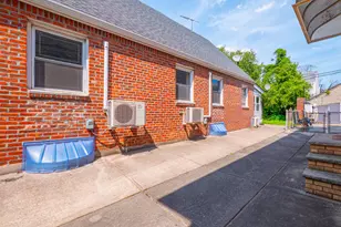 76-53 172nd St, Fresh Meadows, NY 11366 - Photo 39