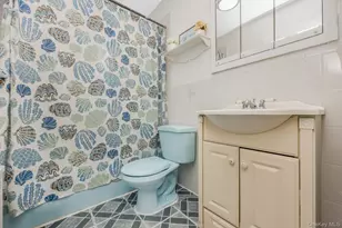 58-40 80th St, Middle Village, NY 11379 - Photo 17