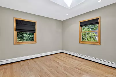 75 Maple Street, Roslyn Heights, NY 11577 - Photo 19