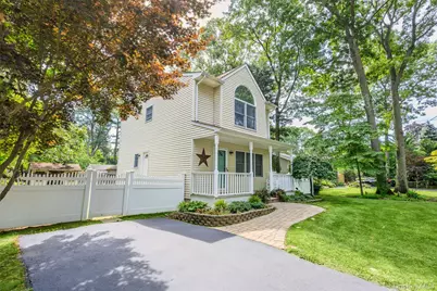 28 Roanoke Road, Sound Beach, NY 11789 - Photo 3
