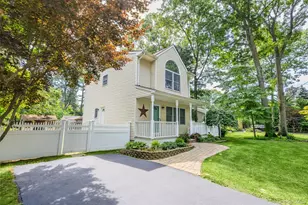 28 Roanoke Rd, Sound Beach, NY 11789 - Photo 3