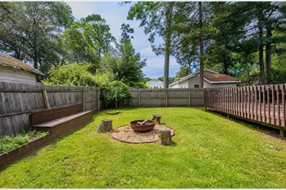 28 Roanoke Road, Sound Beach, NY 11789 - Photo 5